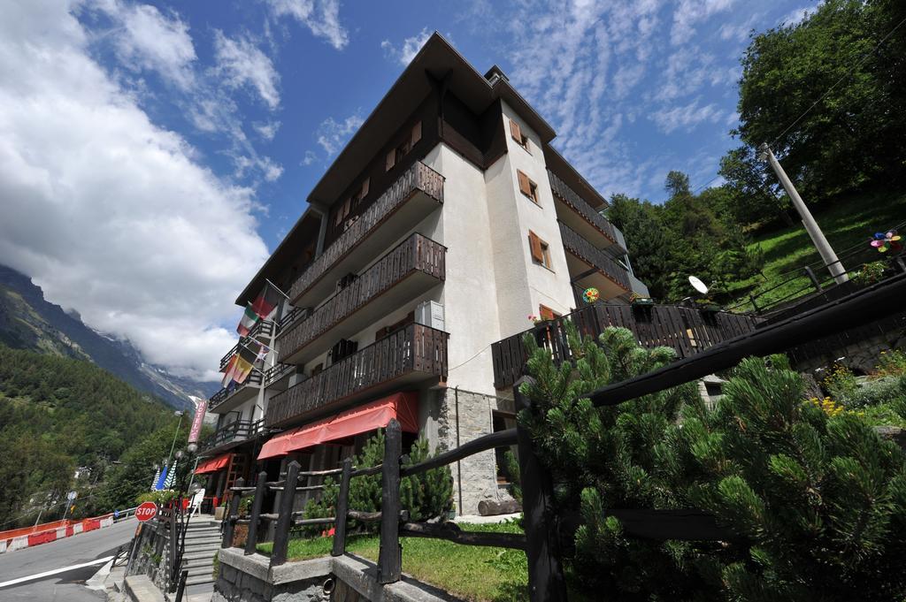 Hotel Etoile De Neige 발토우르넨체 외부 사진